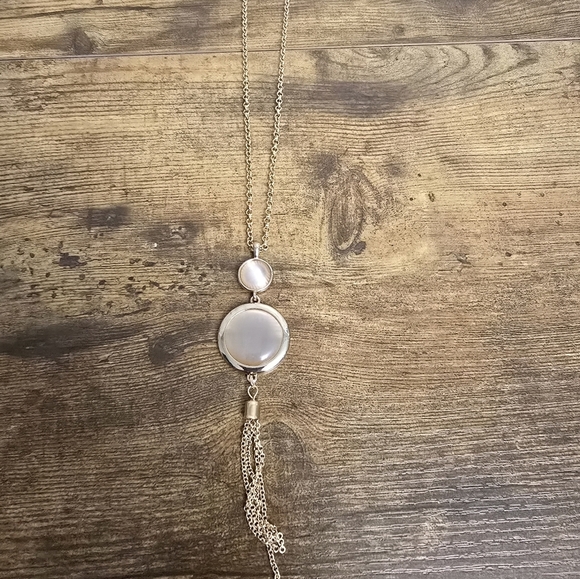 New paparazzi Gold and Cream Pendant Necklace and earrings set - Picture 7 of 7